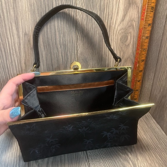 Vintage Black Embossed Lester Bags Purse - Picture 6 of 11
